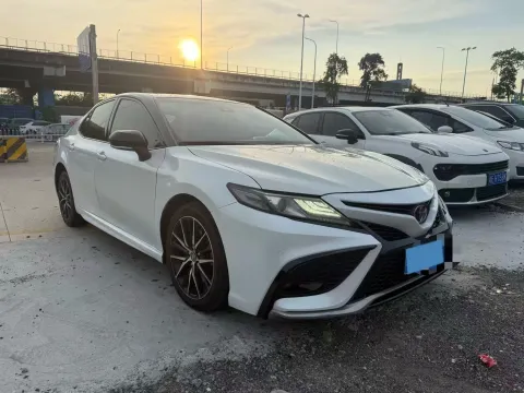 2021 Toyota Camry 2.5L 209HP L4 8AT