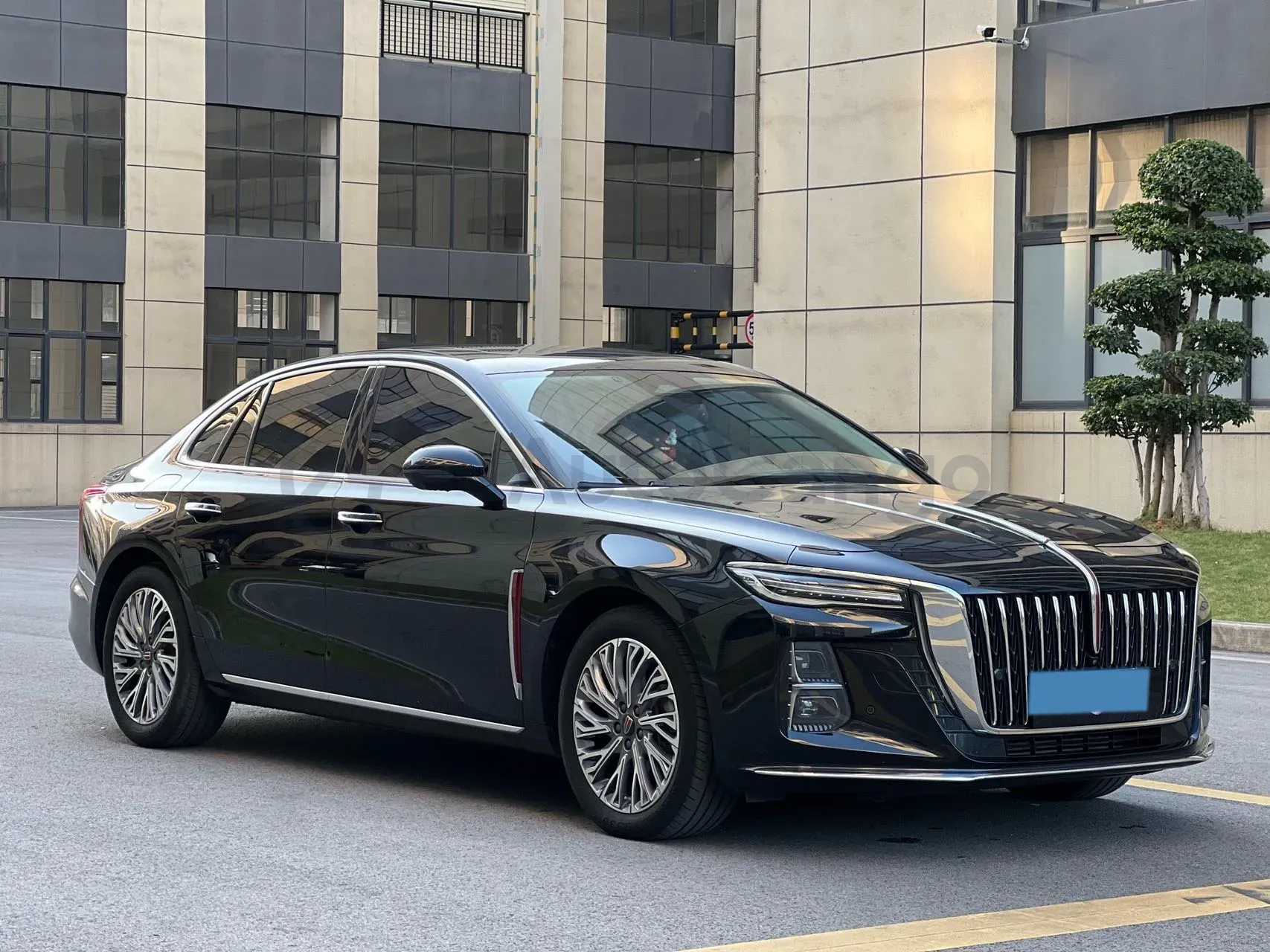 2023 HongQi H5 2.0T 224HP L4 8AT,autocango,china used car exporter,china ev exporter,chinese used car exporter,chinese used ev exporter