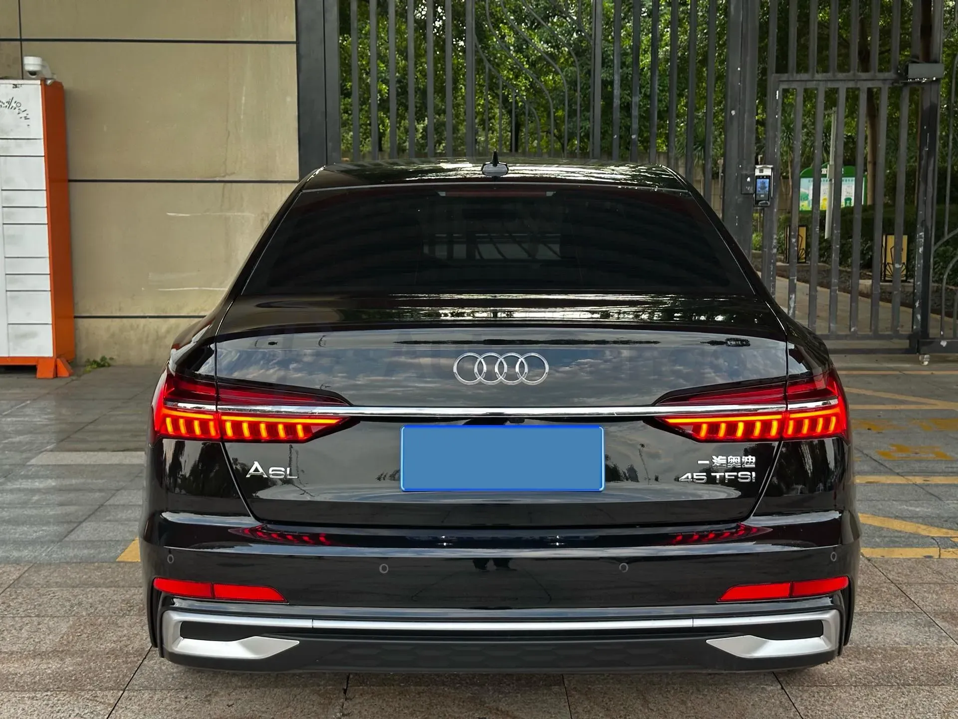 2026 Audi A6L 2.0T 245HP L4 7DCT,autocango,china used car exporter,china ev exporter,chinese used car exporter,chinese used ev exporter