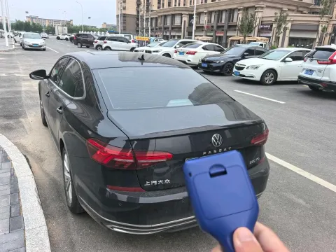 2021 Volkswagen Passat 2.0T 186HP L4 7DCT