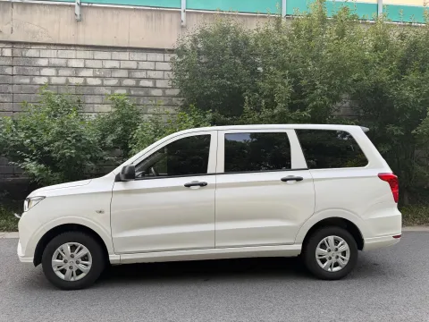 2023 WuLing RongGuang New Truck 1.5L 102HP L4 5MT,autocango,china used car exporter,china ev exporter,chinese used car exporter,chinese used ev exporter