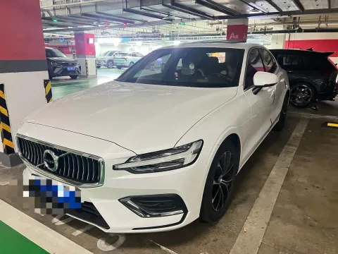2022 VOLVO S60,autocango,china used car exporter,china ev exporter,chinese used car exporter,chinese used ev exporter