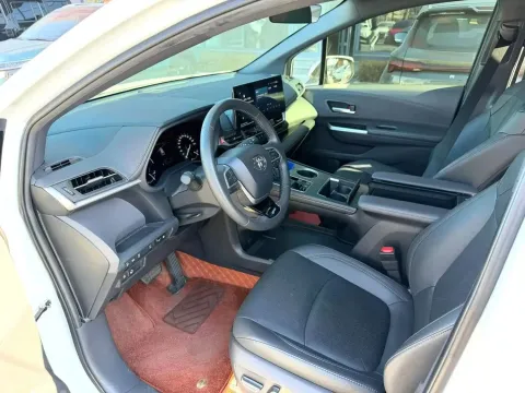 2023 Toyota Sienna 2.5L 189HP L4 E-CVT Hybrid,autocango,china used car exporter,china ev exporter,chinese used car exporter,chinese used ev exporter