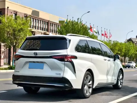 2023 Toyota Sienna 2.5L 189HP L4 E-CVT Hybrid,autocango,china used car exporter,china ev exporter,chinese used car exporter,chinese used ev exporter