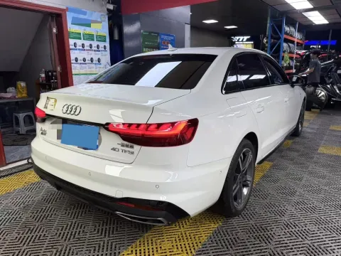 2022 Audi A4L 2.0T 190HP L4 7DCT