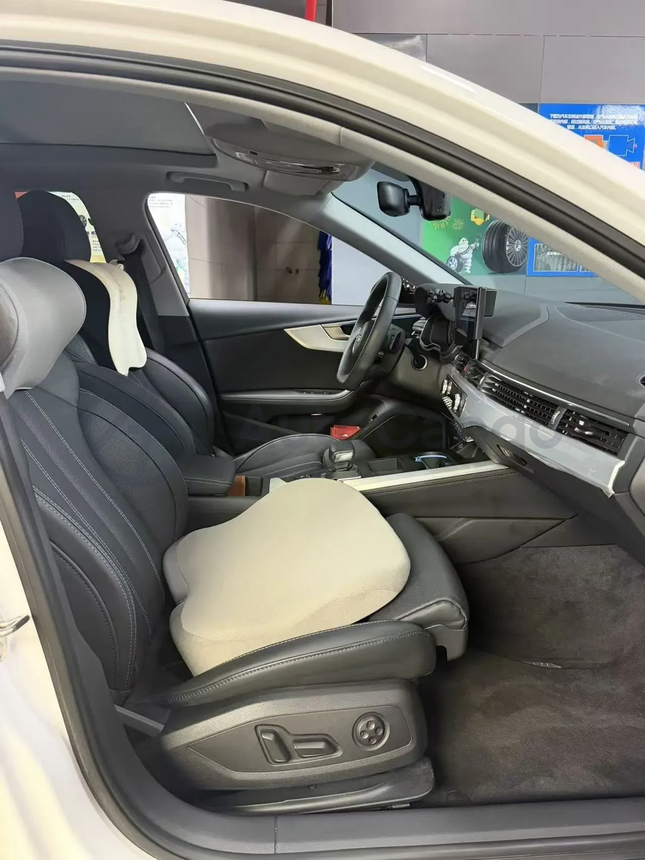 2022 Audi A4L 2.0T 190HP L4 7DCT,autocango,china used car exporter,china ev exporter,chinese used car exporter,chinese used ev exporter