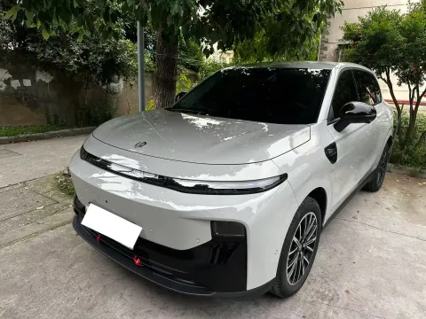 2025 LEAPMOTOR B10,autocango,china used car exporter,china ev exporter,chinese used car exporter,chinese used ev exporter