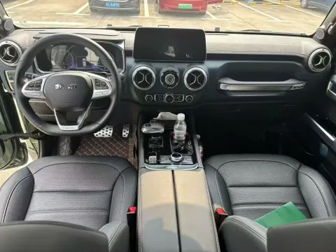 2024 Beijing BJ40 2.0T 224HP L4 8AT