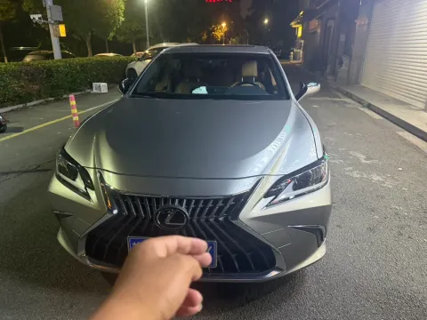 2023 Lexus ES 2.0L 173HP L4 CVT