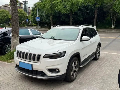 2019 JEEP CHEROKEE,autocango,china used car exporter,china ev exporter,chinese used car exporter,chinese used ev exporter