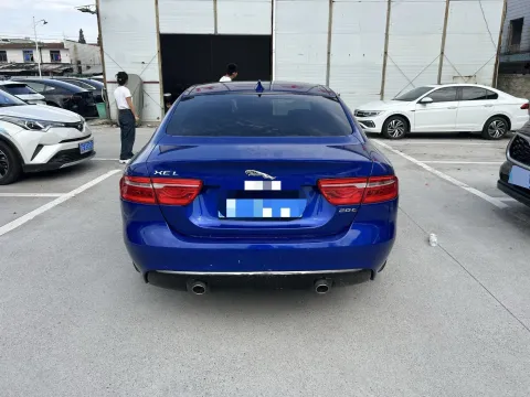 2019 HongQi H7 2.0T 204HP L4 6AT