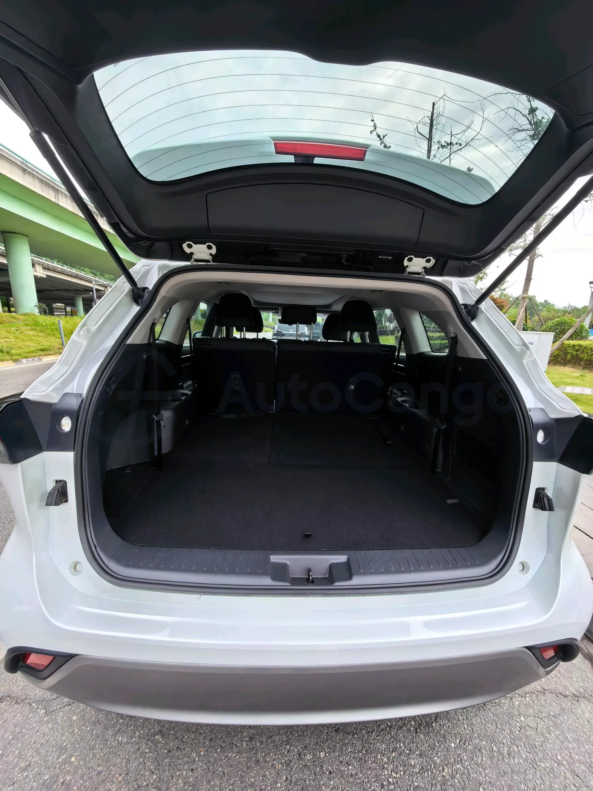 2023 Toyota Highlander 2.5L 189HP L4 E-CVT Hybrid,autocango,china used car exporter,china ev exporter,chinese used car exporter,chinese used ev exporter