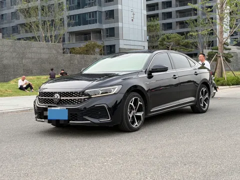 2024 VOLKSWAGEN PASSAT,autocango,china used car exporter,china ev exporter,chinese used car exporter,chinese used ev exporter
