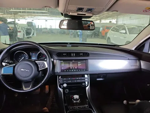 2018 Jaguar XFL 2.0T 200HP L4 8AT,autocango,china used car exporter,china ev exporter,chinese used car exporter,chinese used ev exporter