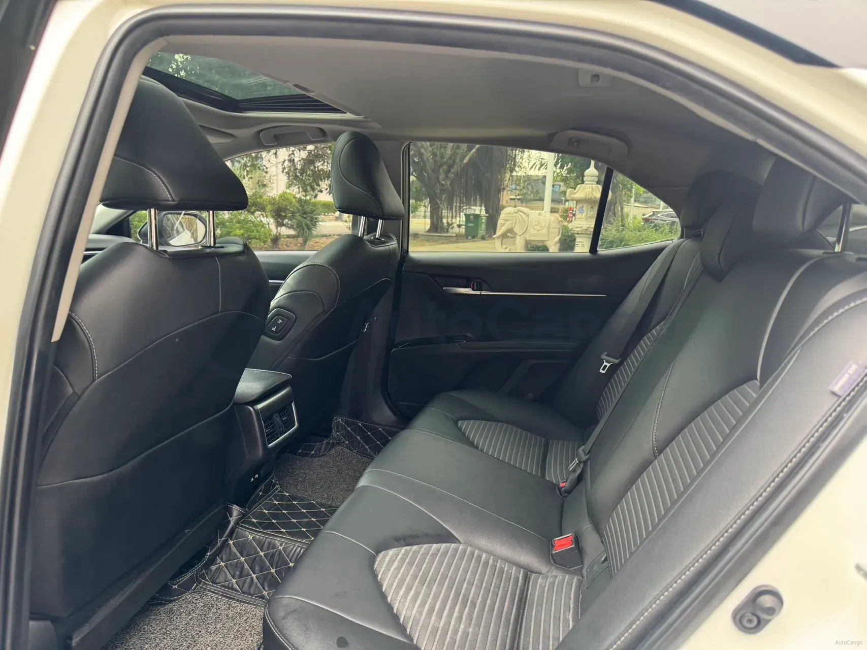 2023 Toyota Camry 2.0L 177HP L4 CVT,autocango,china used car exporter,china ev exporter,chinese used car exporter,chinese used ev exporter