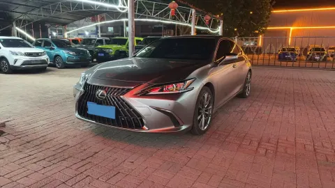 2022 LEXUS ES,autocango,china used car exporter,china ev exporter,chinese used car exporter,chinese used ev exporter