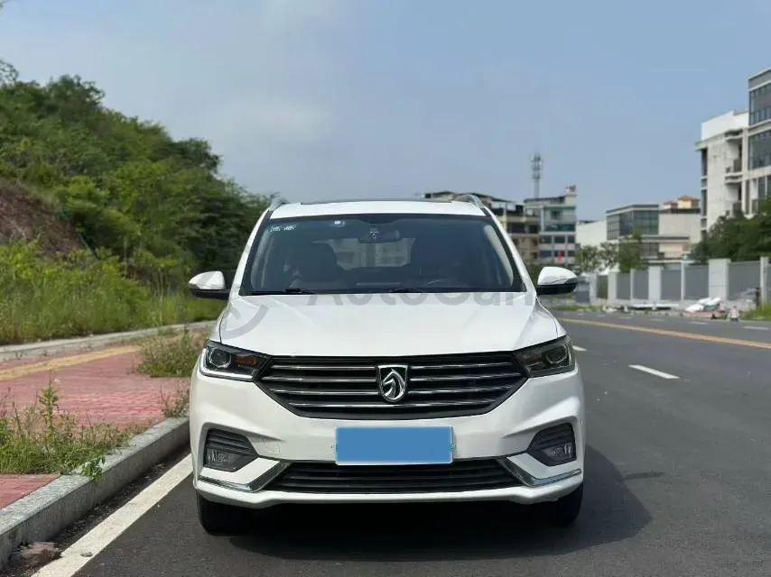 2018 BaoJun 530 1.5T 150HP L4 6MT,autocango,china used car exporter,china ev exporter,chinese used car exporter,chinese used ev exporter