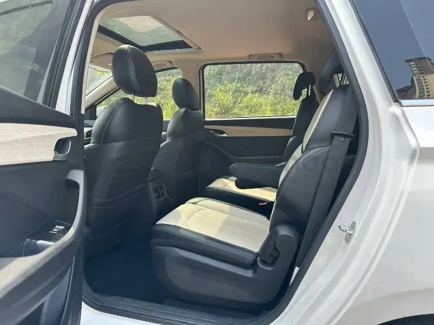 2018 BaoJun 530 1.5T 150HP L4 6MT,autocango,china used car exporter,china ev exporter,chinese used car exporter,chinese used ev exporter