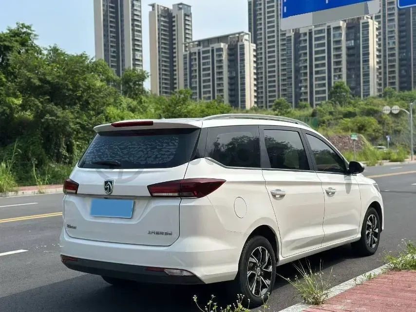 2018 BaoJun 530 1.5T 150HP L4 6MT,autocango,china used car exporter,china ev exporter,chinese used car exporter,chinese used ev exporter