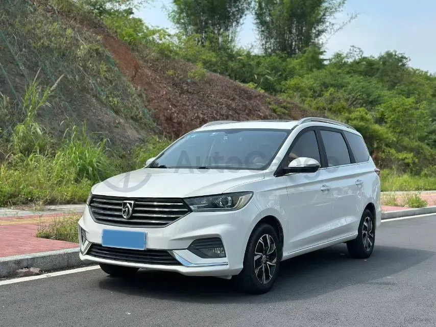 2018 BaoJun 530 1.5T 150HP L4 6MT,autocango,china used car exporter,china ev exporter,chinese used car exporter,chinese used ev exporter