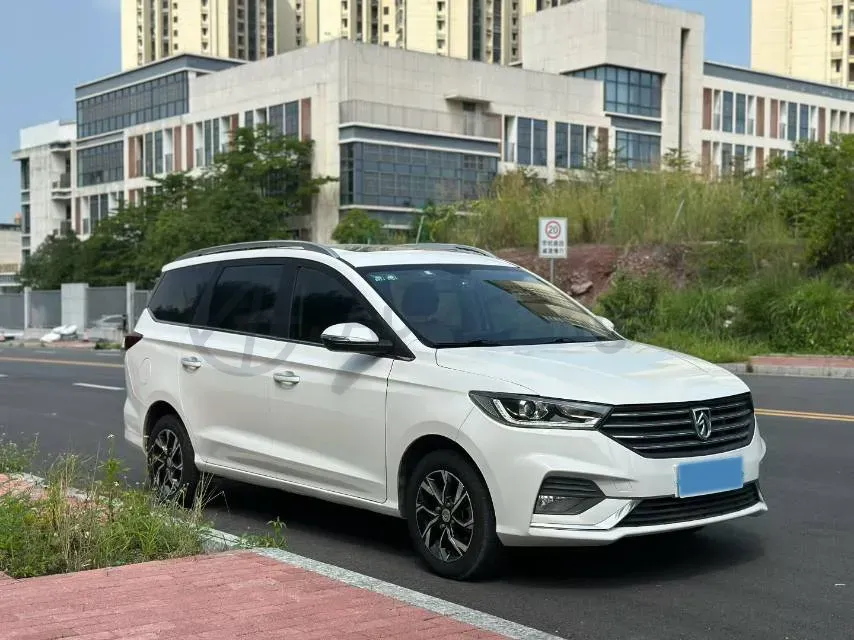 2018 BaoJun 530 1.5T 150HP L4 6MT,autocango,china used car exporter,china ev exporter,chinese used car exporter,chinese used ev exporter