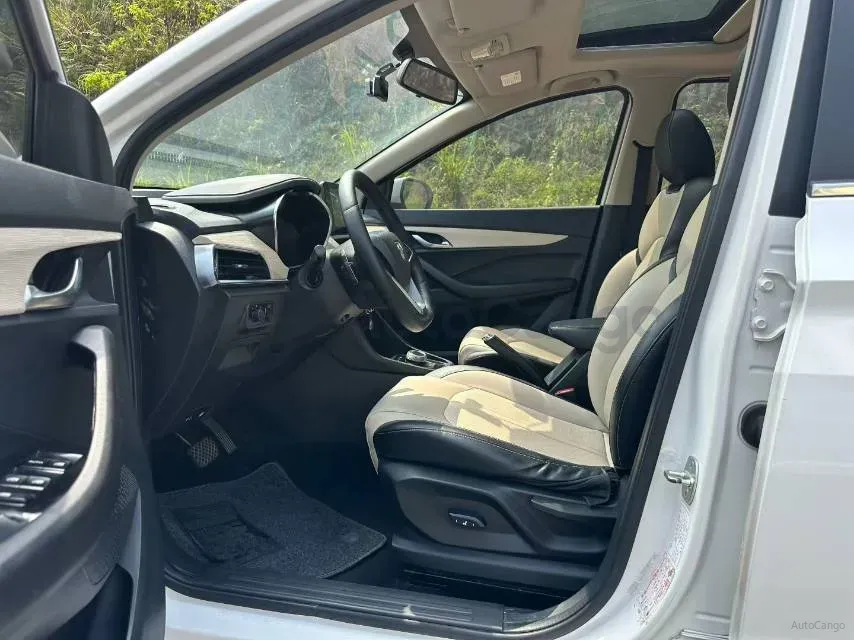 2018 BaoJun 530 1.5T 150HP L4 6MT,autocango,china used car exporter,china ev exporter,chinese used car exporter,chinese used ev exporter