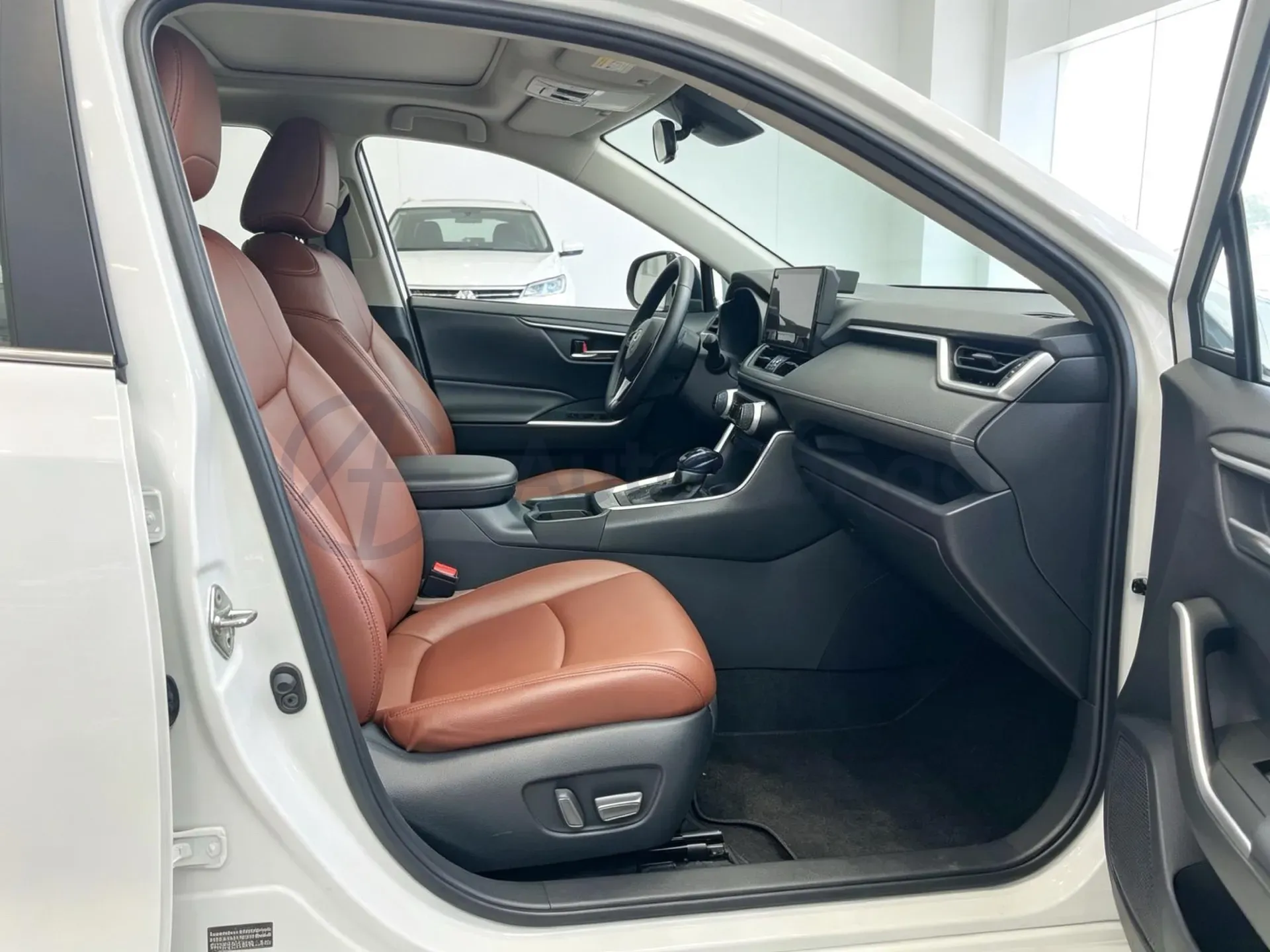 2023 Toyota RAV4 2.0L 171HP L4 CVT,autocango,china used car exporter,china ev exporter,chinese used car exporter,chinese used ev exporter