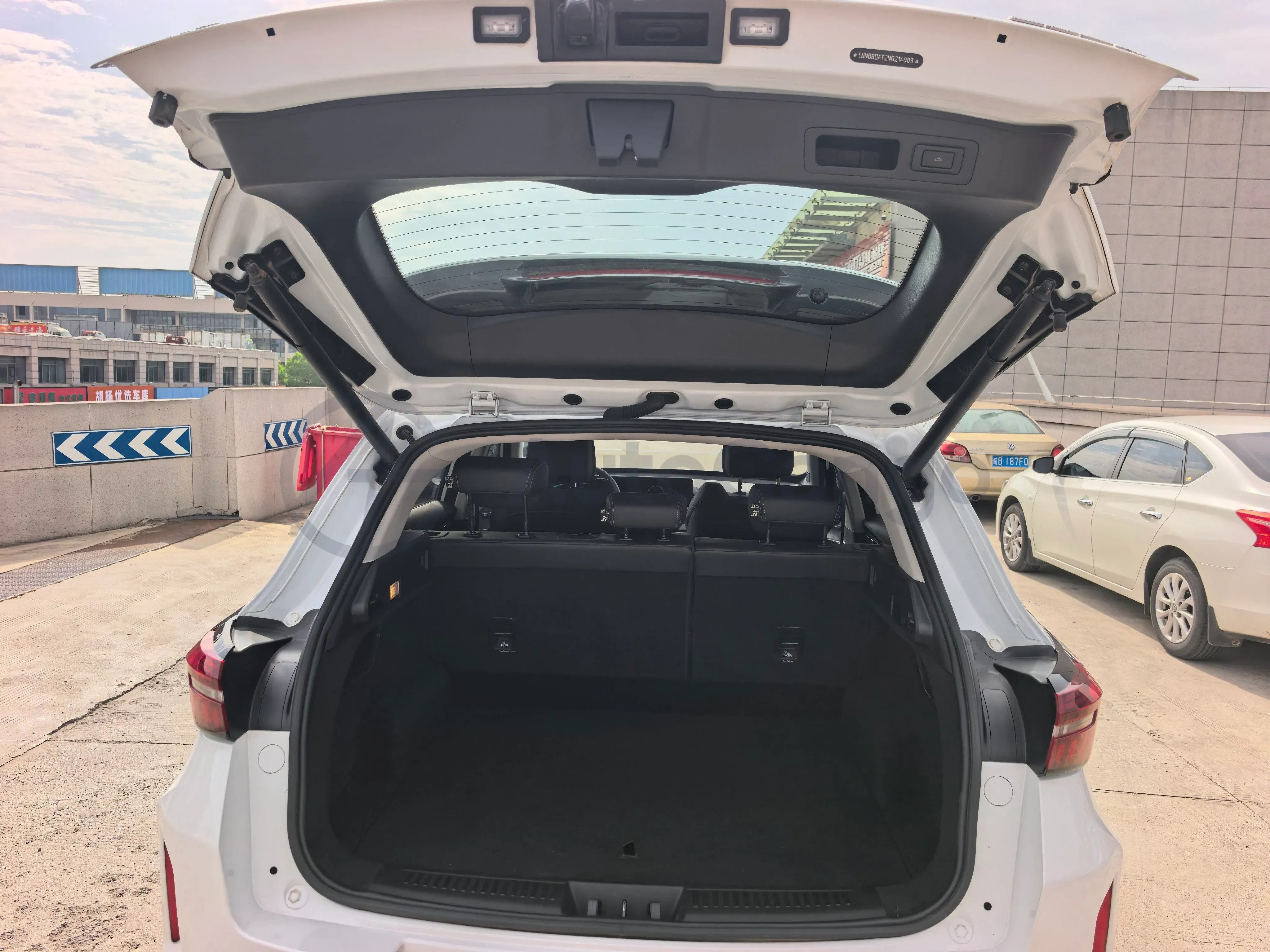 2022 DongFeng Forthing T5 1.5T 165HP L4 6AT,autocango,china used car exporter,china ev exporter,chinese used car exporter,chinese used ev exporter