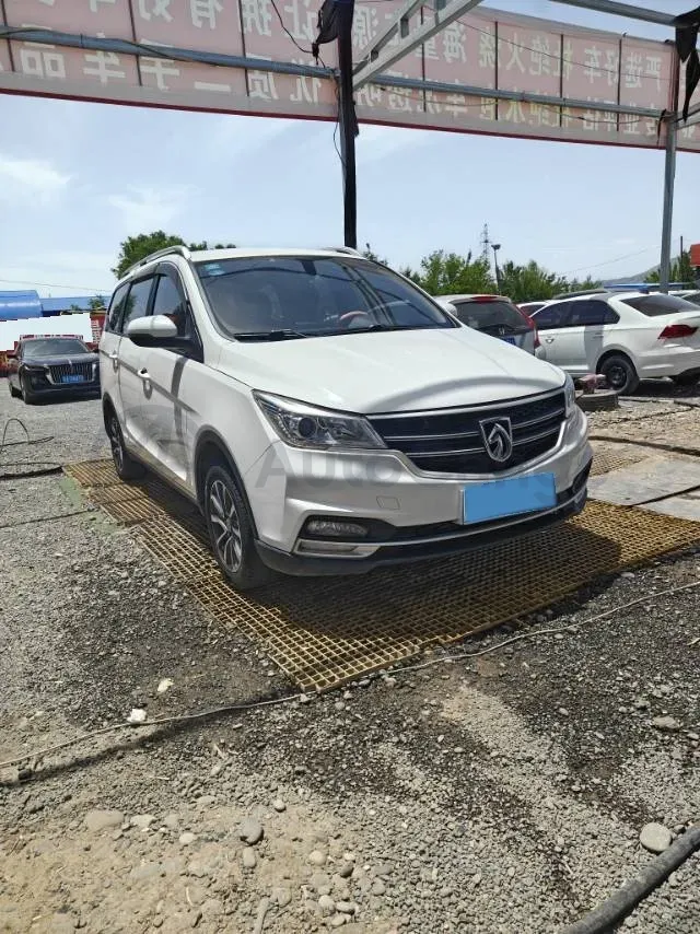 2019 BaoJun 730 1.5T 147HP L4 6MT,autocango,china used car exporter,china ev exporter,chinese used car exporter,chinese used ev exporter