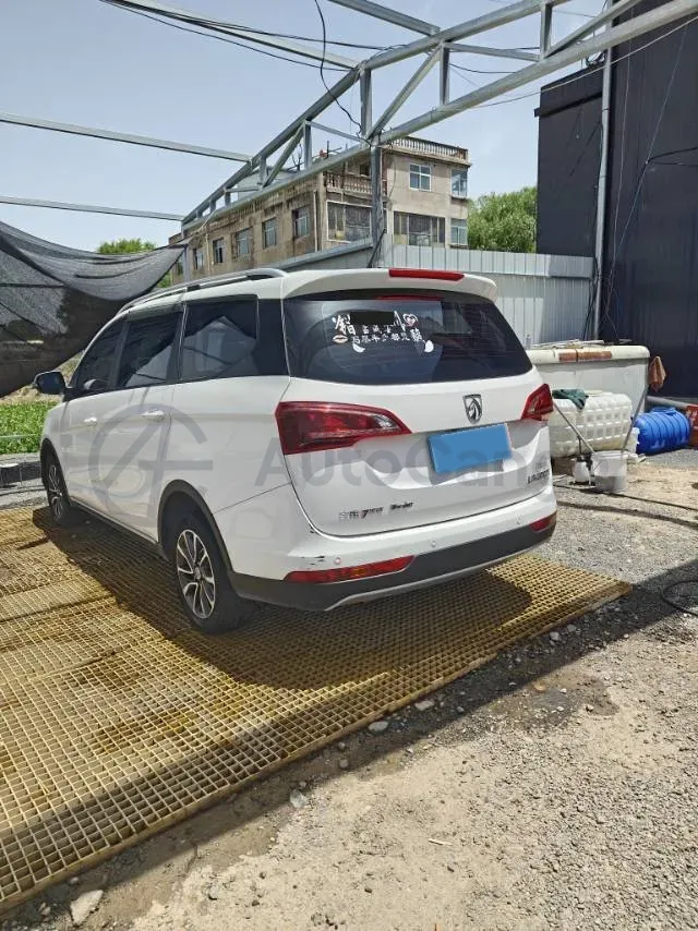 2019 BaoJun 730 1.5T 147HP L4 6MT,autocango,china used car exporter,china ev exporter,chinese used car exporter,chinese used ev exporter