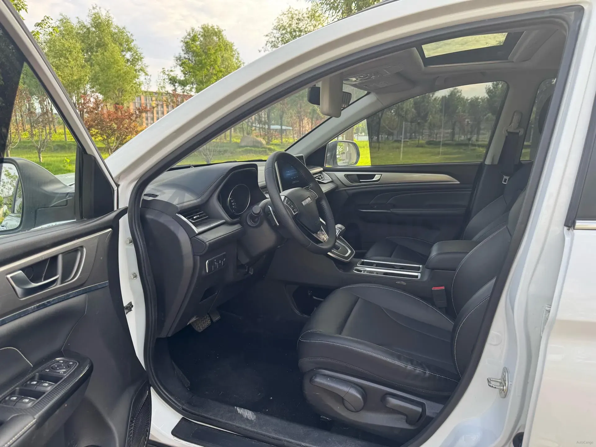 2023 Haval M6 1.5T 150HP L4 7DCT,autocango,china used car exporter,china ev exporter,chinese used car exporter,chinese used ev exporter