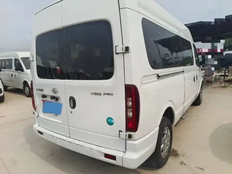 2023 MAXUS XinTu V80 2.0T 127HP L4 6MT,autocango,china used car exporter,china ev exporter,chinese used car exporter,chinese used ev exporter