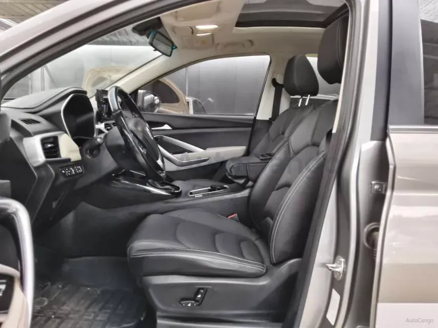 2018 BaoJun 530 1.5T 150HP L4 6DCT,autocango,china used car exporter,china ev exporter,chinese used car exporter,chinese used ev exporter