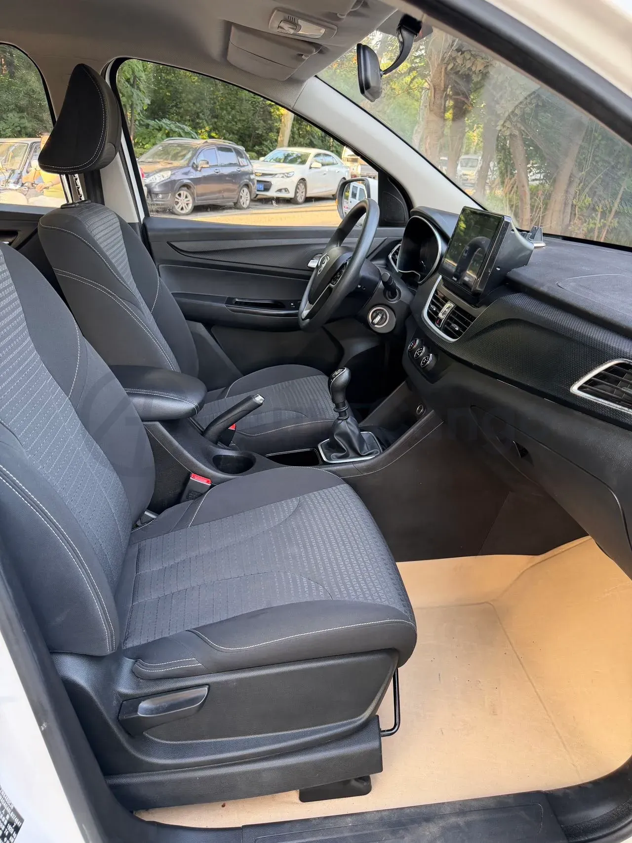 2019 BaoJun 730 1.5L 112HP L4 6MT,autocango,china used car exporter,china ev exporter,chinese used car exporter,chinese used ev exporter