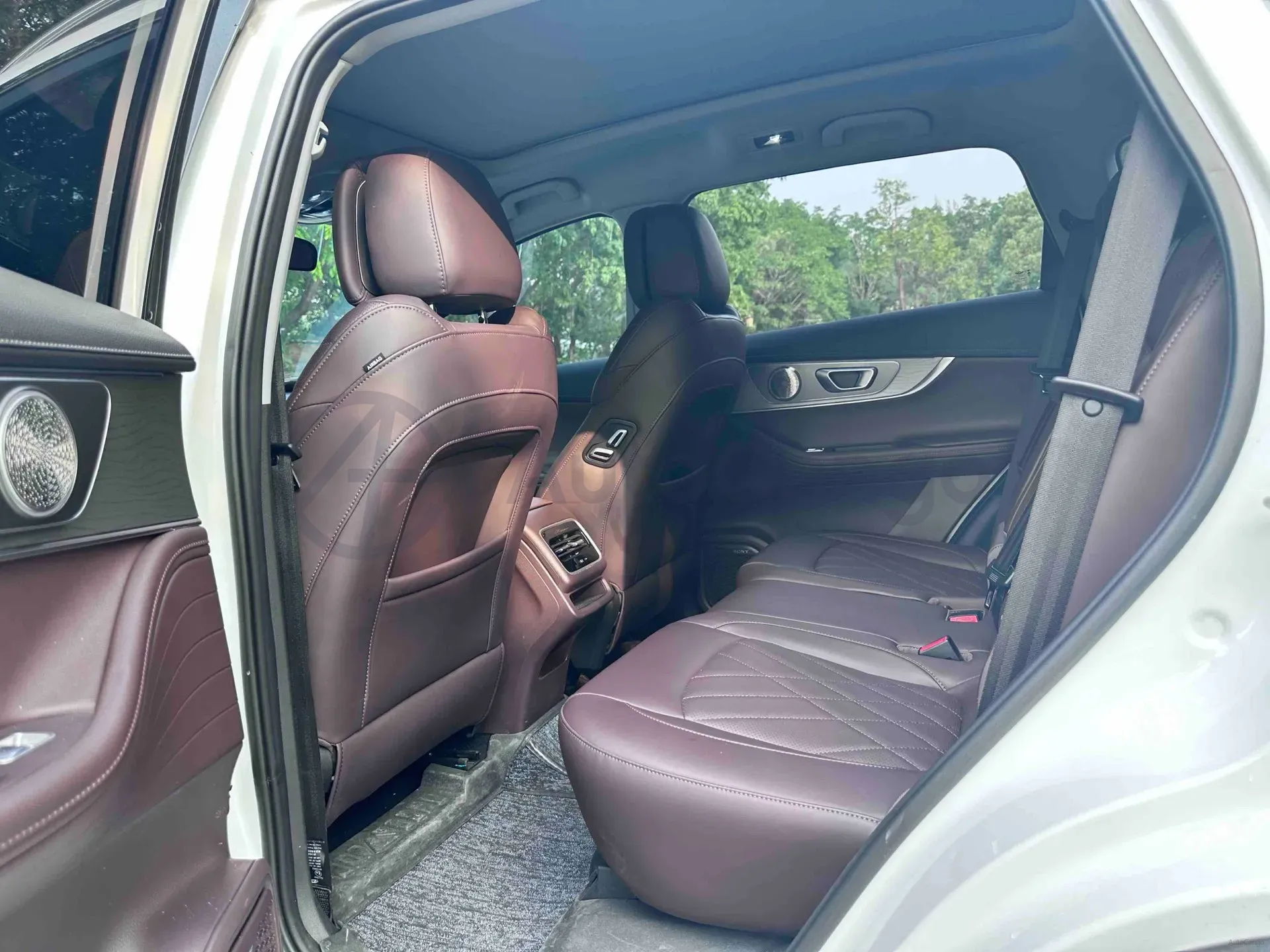 2024 Chery Tiggo 8 Plus 2.0T 254HP L4 7DCT,autocango,china used car exporter,china ev exporter,chinese used car exporter,chinese used ev exporter
