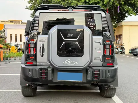 2023 Jetour Traveller 2.0T 254HP L4 7DCT