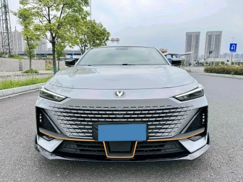 2022 ChangAn UNI-V 1.5T 188HP L4 7DCT,autocango,china used car exporter,china ev exporter,chinese used car exporter,chinese used ev exporter