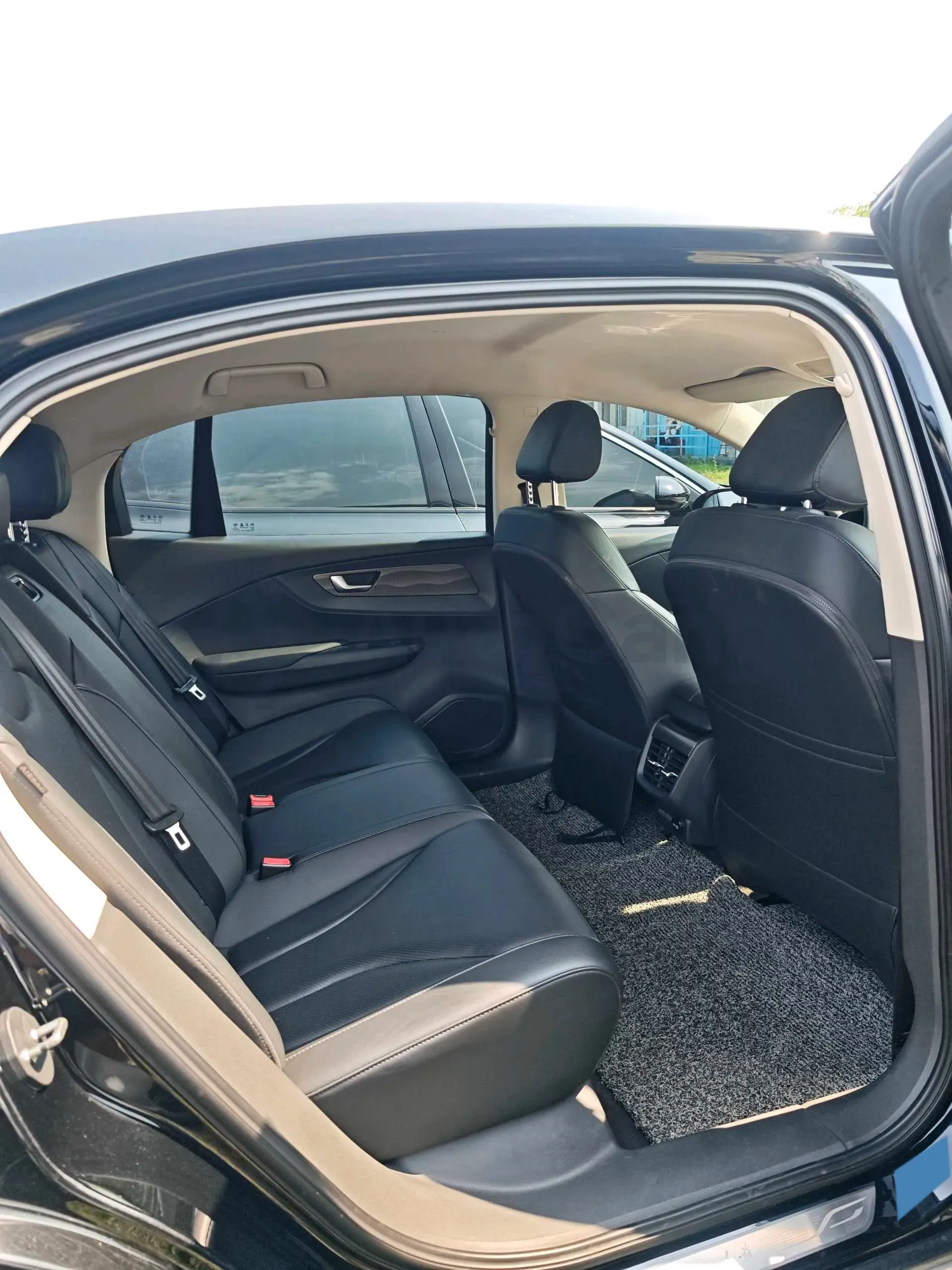 2021 HongQi E-QM5 BEV 54KWH,autocango,china used car exporter,china ev exporter,chinese used car exporter,chinese used ev exporter