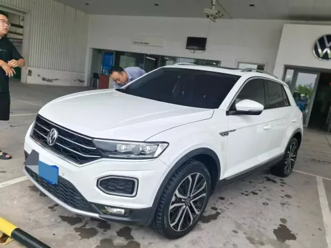 2021 VOLKSWAGEN T-ROC,autocango,china used car exporter,china ev exporter,chinese used car exporter,chinese used ev exporter