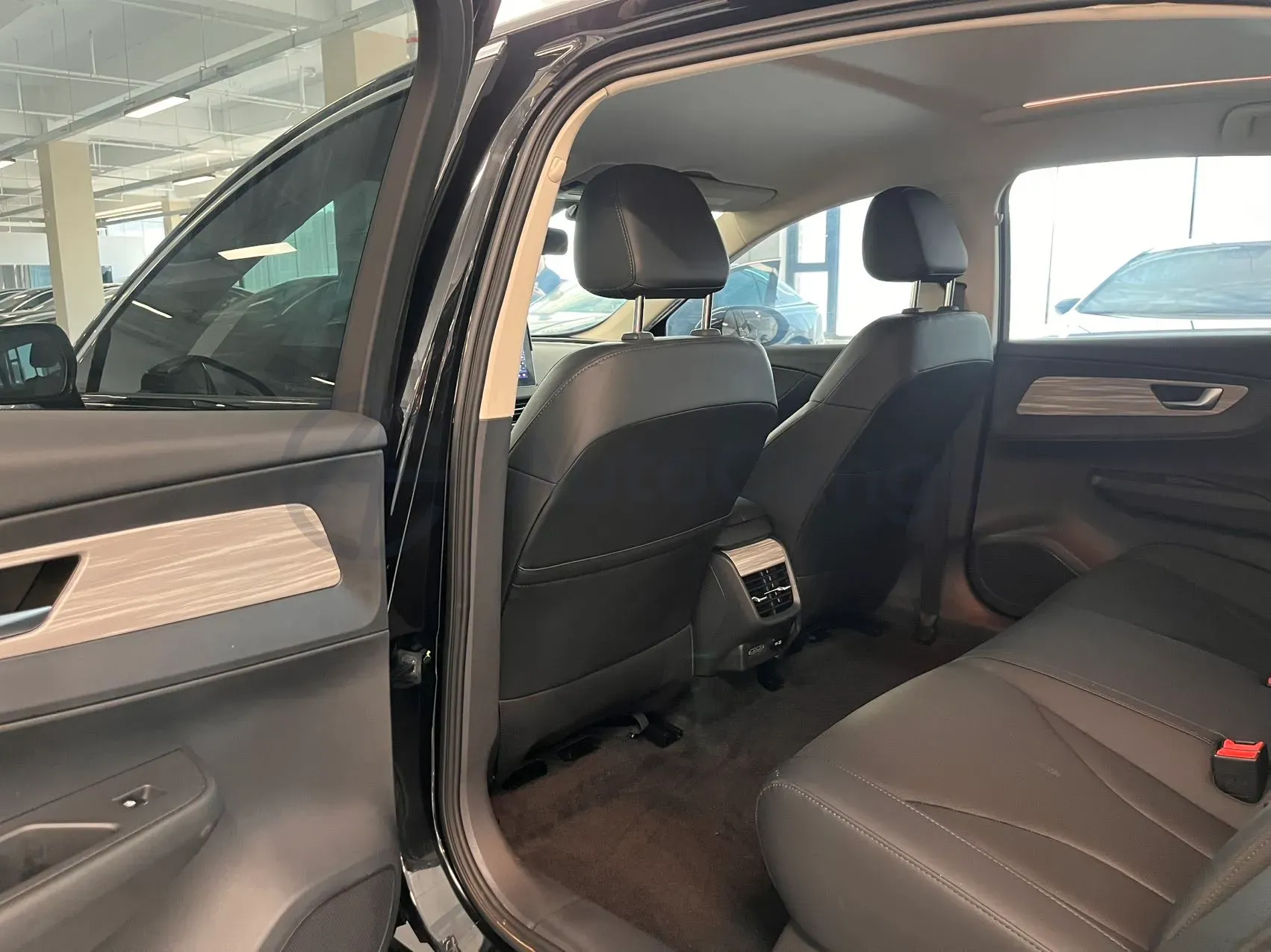 2024 HongQi E-QM5 BEV 72KWH,autocango,china used car exporter,china ev exporter,chinese used car exporter,chinese used ev exporter