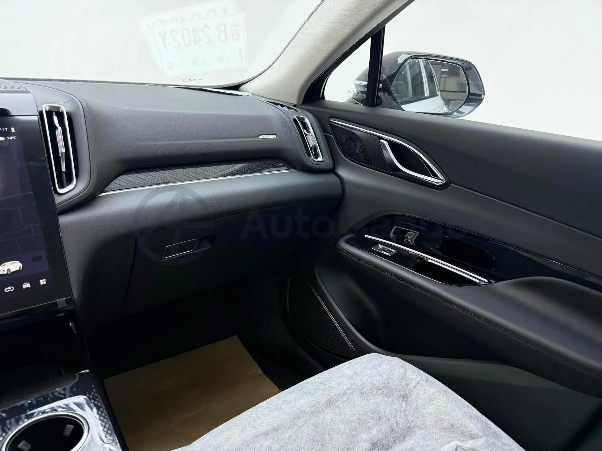 2025 HongQi HS3 1.5T 150HP L4 1DHT PHEV,autocango,china used car exporter,china ev exporter,chinese used car exporter,chinese used ev exporter