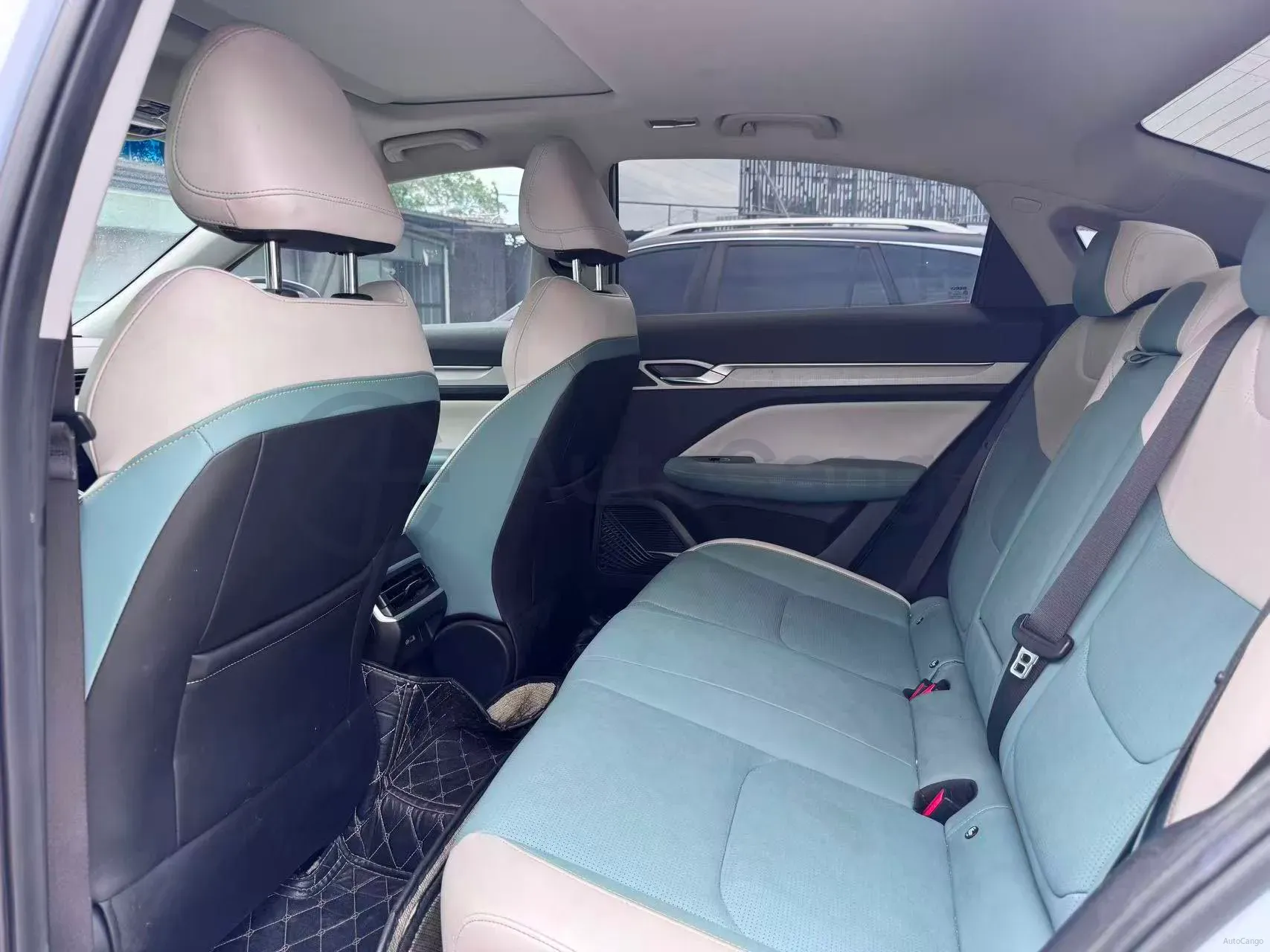 2022 Geely Emgrand L HiP 1.5T 181HP L4 3DHT PHEV 15.5KWH,autocango,china used car exporter,china ev exporter,chinese used car exporter,chinese used ev exporter