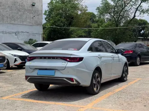 2022 Geely Emgrand L HiP 1.5T 181HP L4 3DHT PHEV 15.5KWH