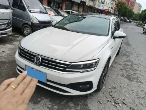 2019 VOLKSWAGEN PASSAT,autocango,china used car exporter,china ev exporter,chinese used car exporter,chinese used ev exporter