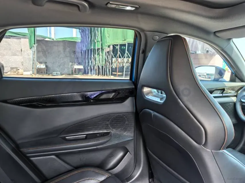 2022 ChangAn UNI-V 2.0T 233HP L4 8AT,autocango,china used car exporter,china ev exporter,chinese used car exporter,chinese used ev exporter