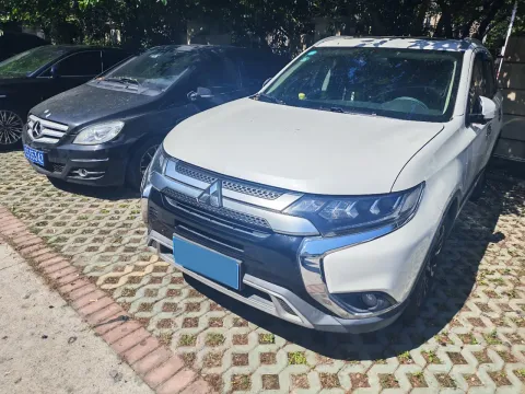 2019 MITSUBISHI OUTLANDER,autocango,china used car exporter,china ev exporter,chinese used car exporter,chinese used ev exporter