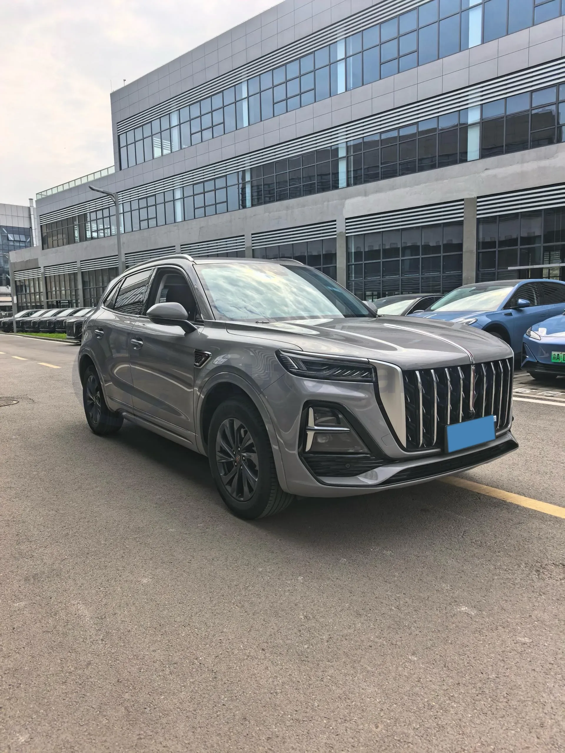 2023 HongQi HS5 2.0T 252HP L4 8AT,autocango,china used car exporter,china ev exporter,chinese used car exporter,chinese used ev exporter