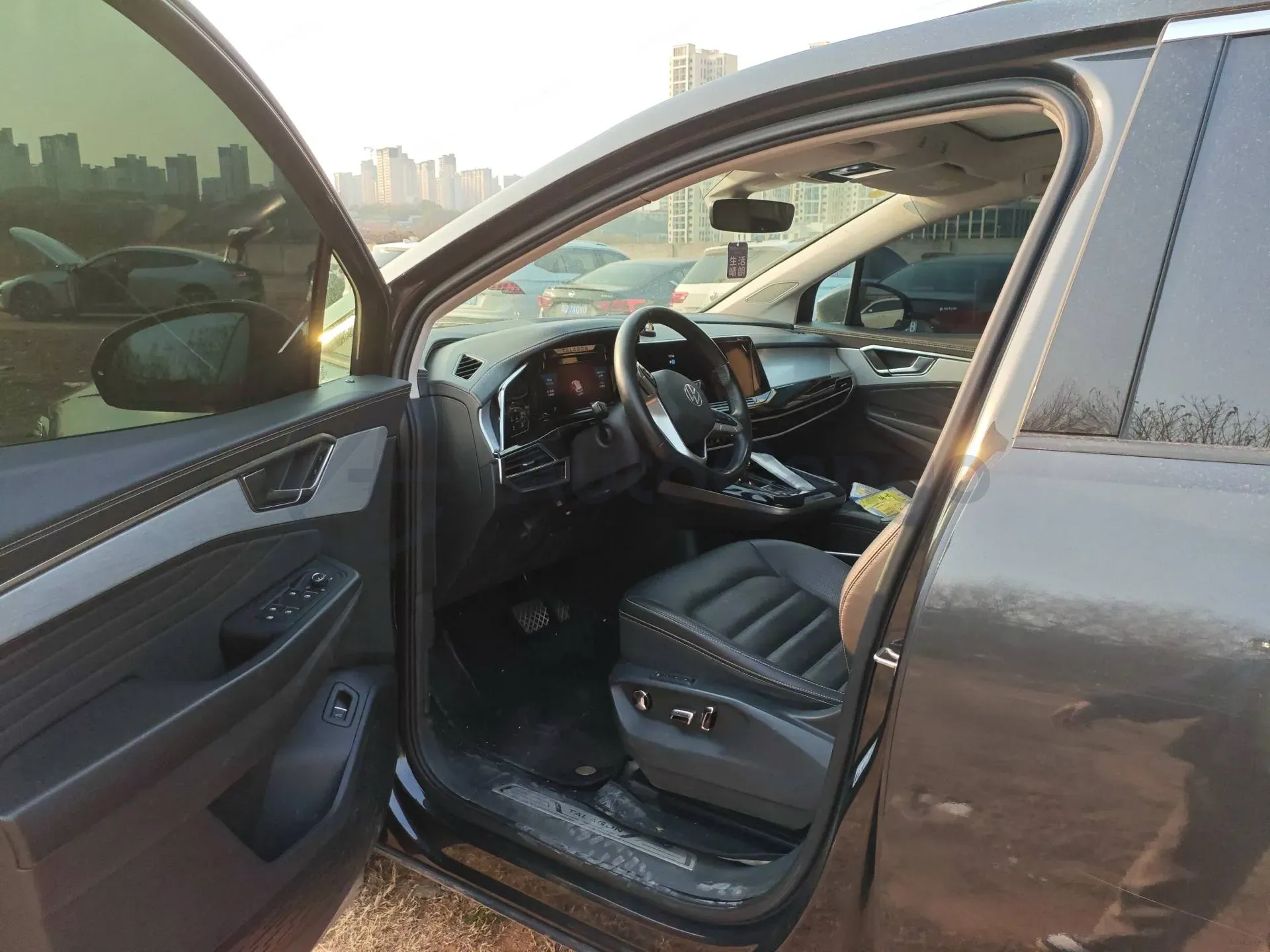2021 Volkswagen Talagon 2.0T 220HP L4 7DCT,autocango,china used car exporter,china ev exporter,chinese used car exporter,chinese used ev exporter