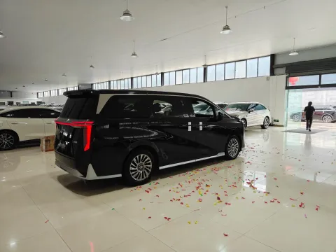 2023 GAC Trumpchi M8 2.0T 252HP L4 8AT