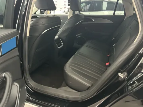 2023 HongQi H5 2.0T 224HP L4 8AT